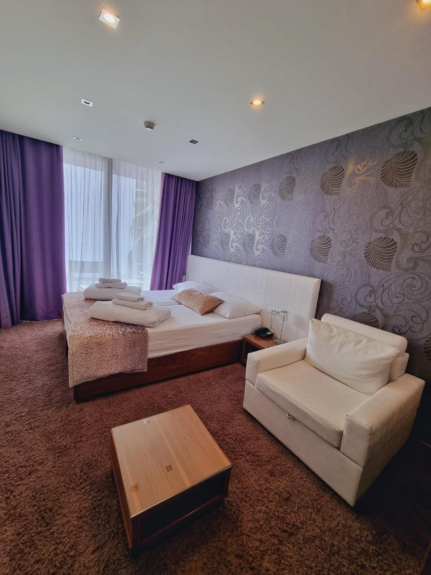 Hotel Gala Split Podstrana Dış mekan fotoğraf